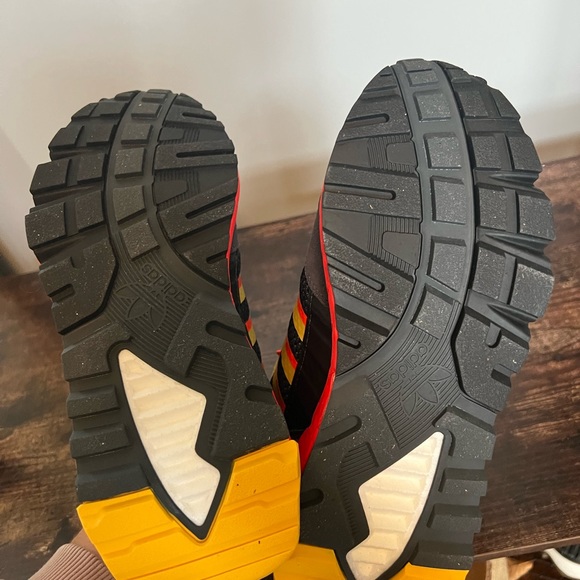 Adidas Marvel Boosts - Picture 6 of 8